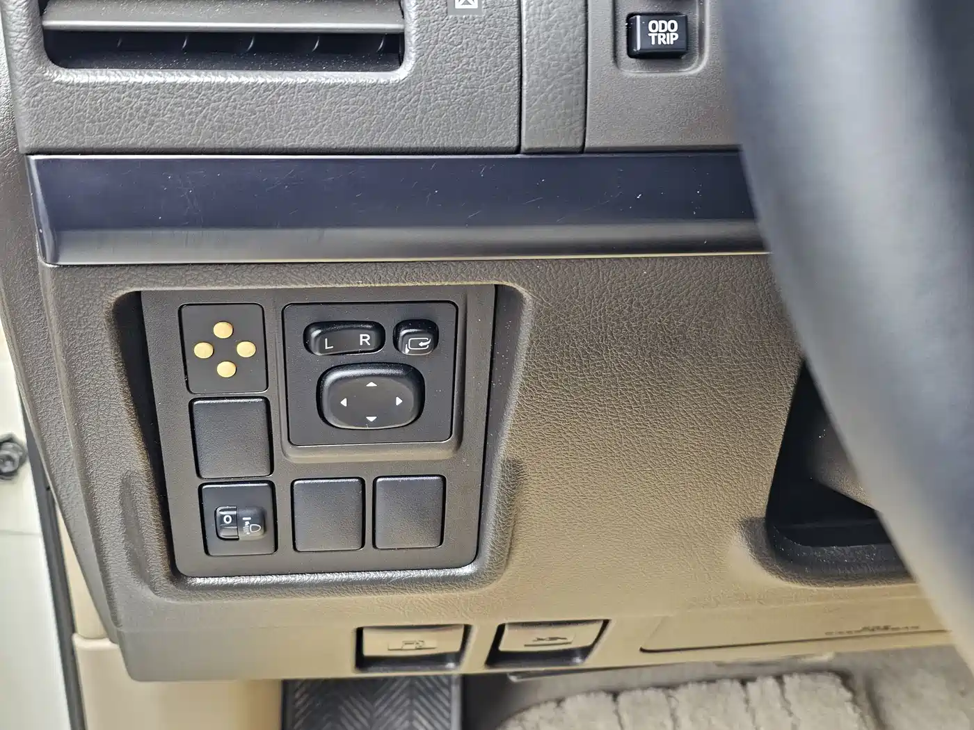 Toyota Prado (Import) 2010 2.7L Auto Luxury фото 5