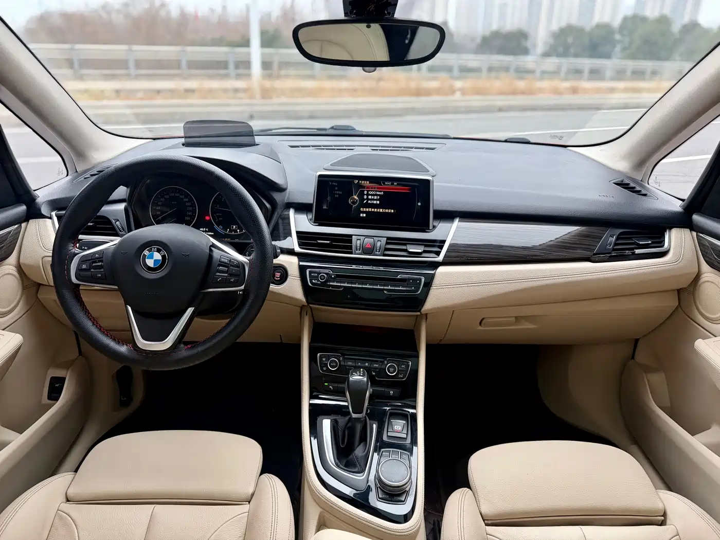BMW 2 Series Touring 2016 220i Leading Model фото 9