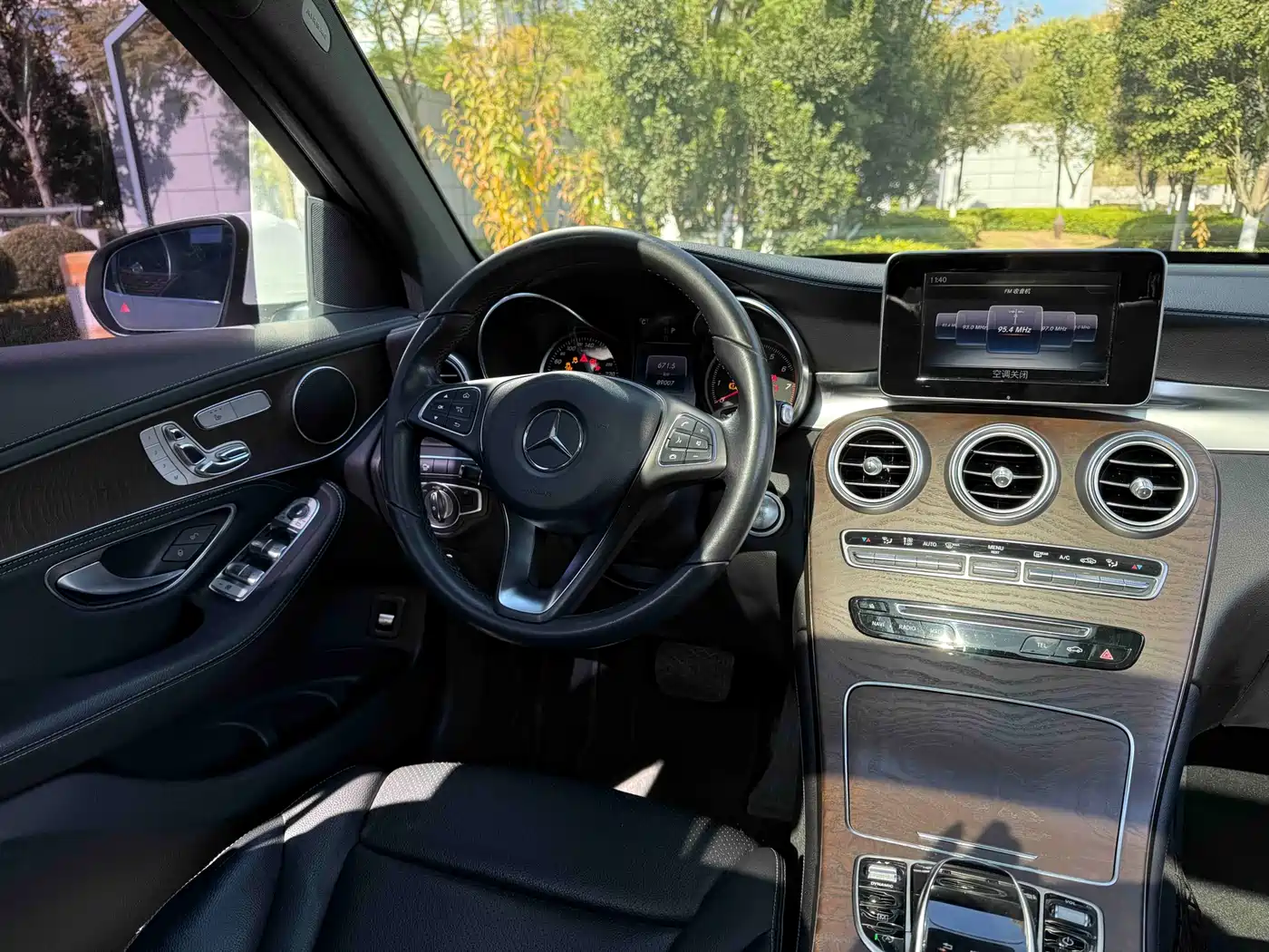 Mercedes-Benz GLC 2017 GLC 300 4MATIC Dynamic фото 13