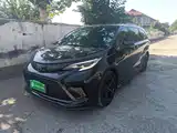 Фото 2 - Toyota Granvia