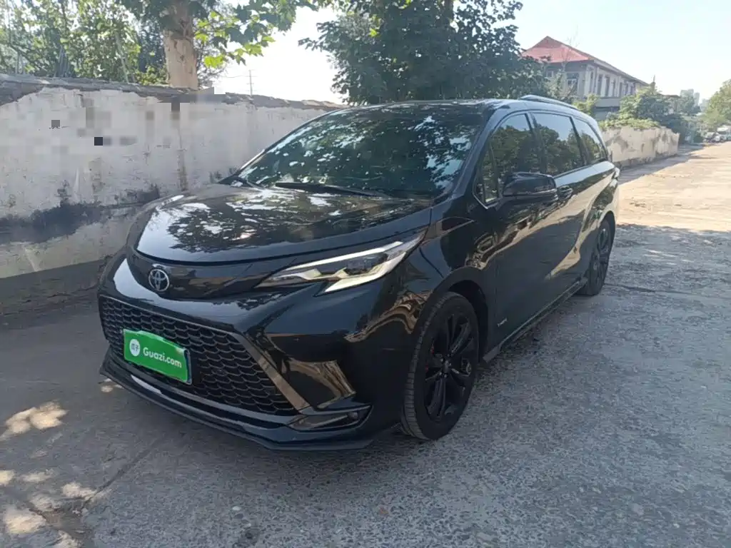 Фото 2 - Toyota Granvia
