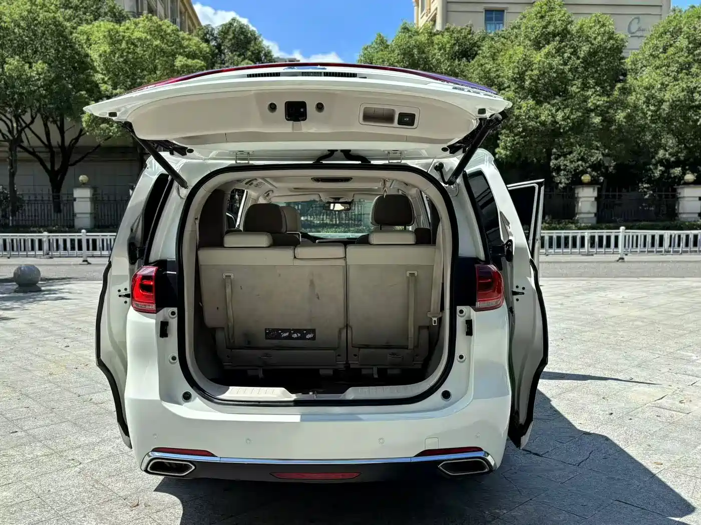 GAC Trumpchi Trumpchi M8 2018 320T Flagship Edition фото 13