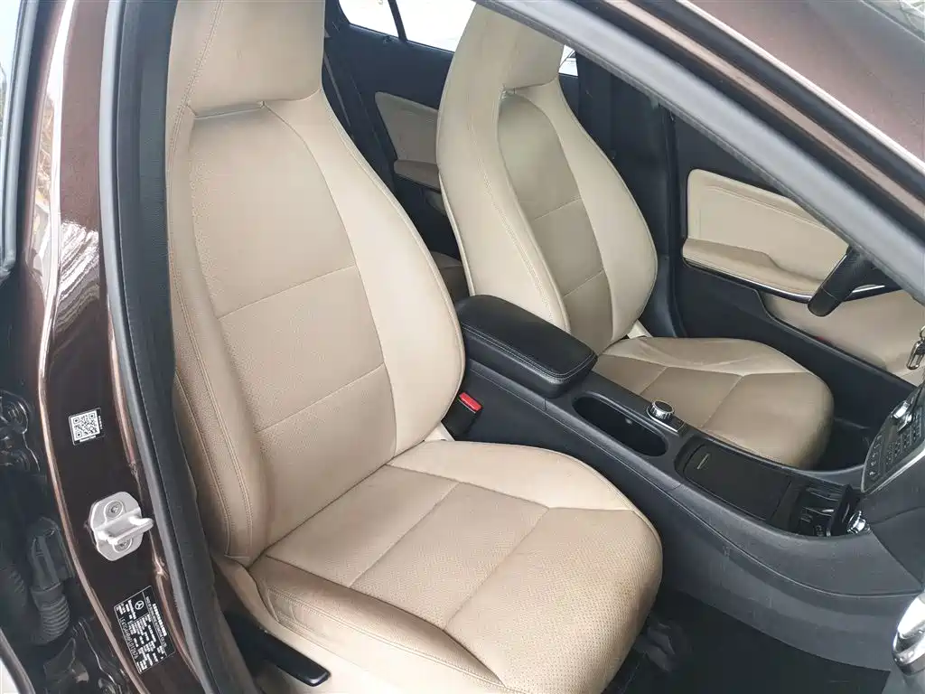 Mercedes-Benz GLA 2015 GLA 220 4MATIC Fashion Edition фото 25