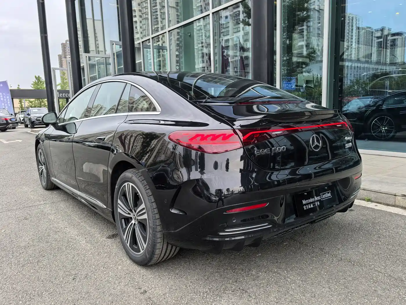 Mercedes-Benz EQE 2025 Model 500 4MATIC Luxury Edition фото 19