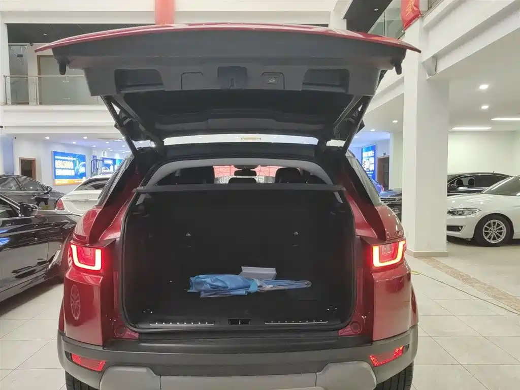 Land Rover Range Rover Evoque 2017 2.0T British Style Edition фото 19