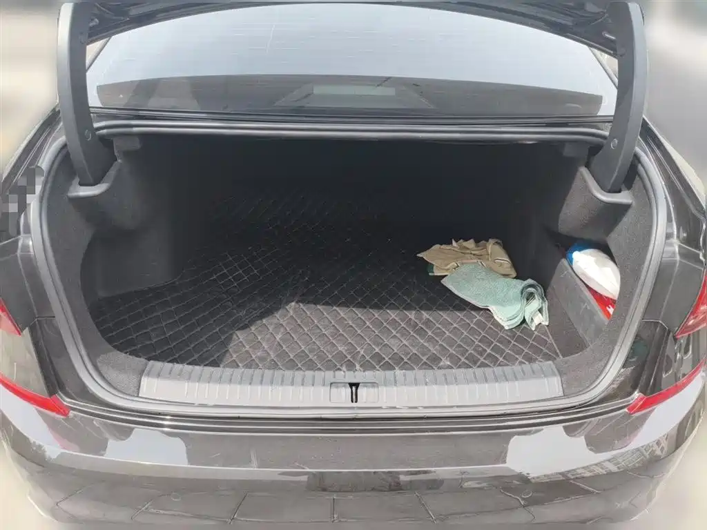 Volkswagen Passat 2021 Model 330TSI Luxury Edition фото 10