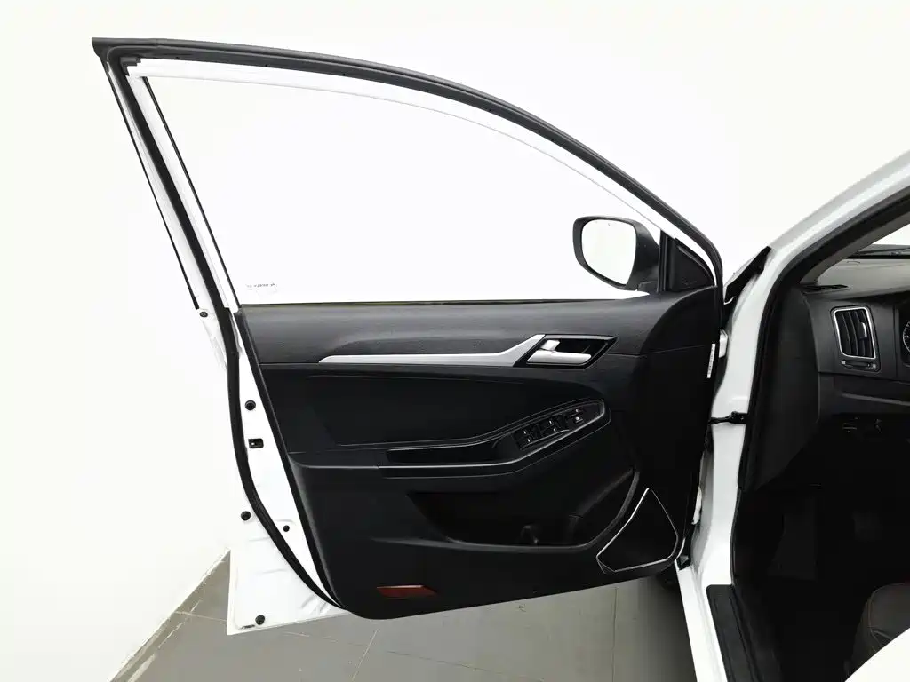 Фото 8 - Geely Vision