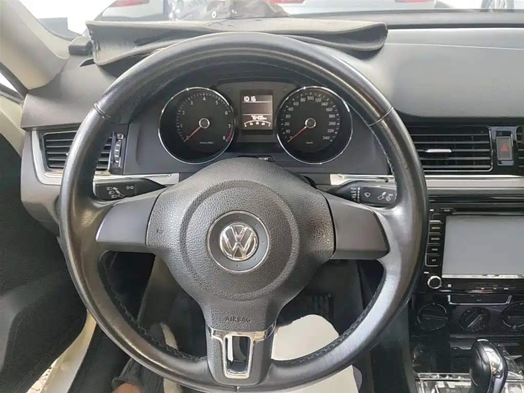 Volkswagen Bora 2015 Quality Edition 1.6L Automatic Fashion фото 11