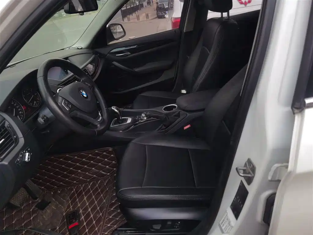 BMW X1 2015 Model sDrive18i Fashion Advanced Edition фото 15