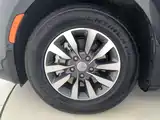 Фото 8 - Chrysler Pacifica PHEV