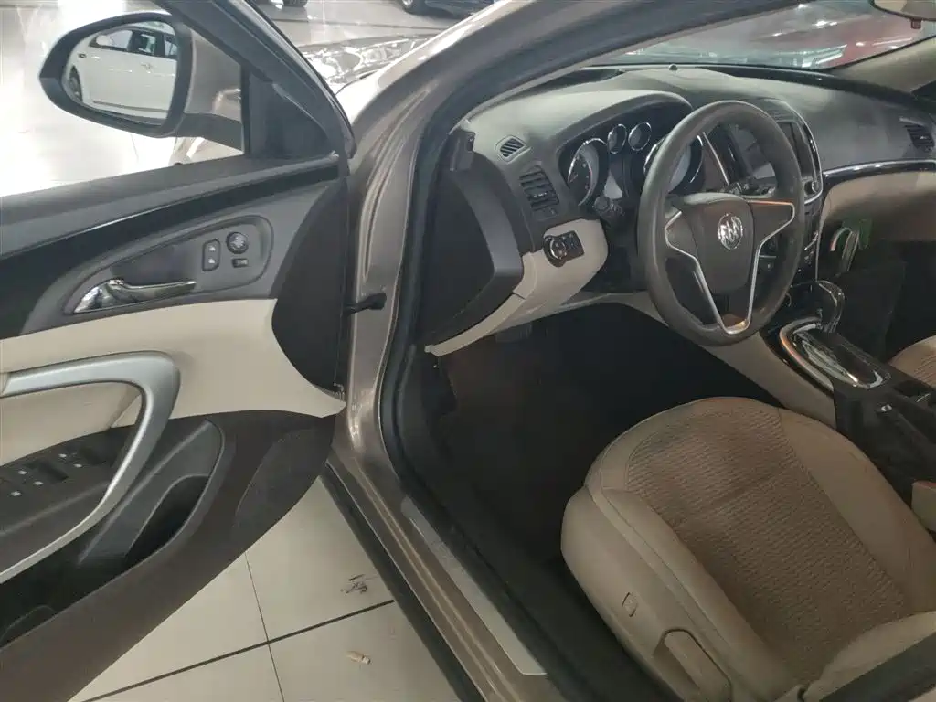 Buick Regal 2015 2.0L Leading Fashion Model фото 12