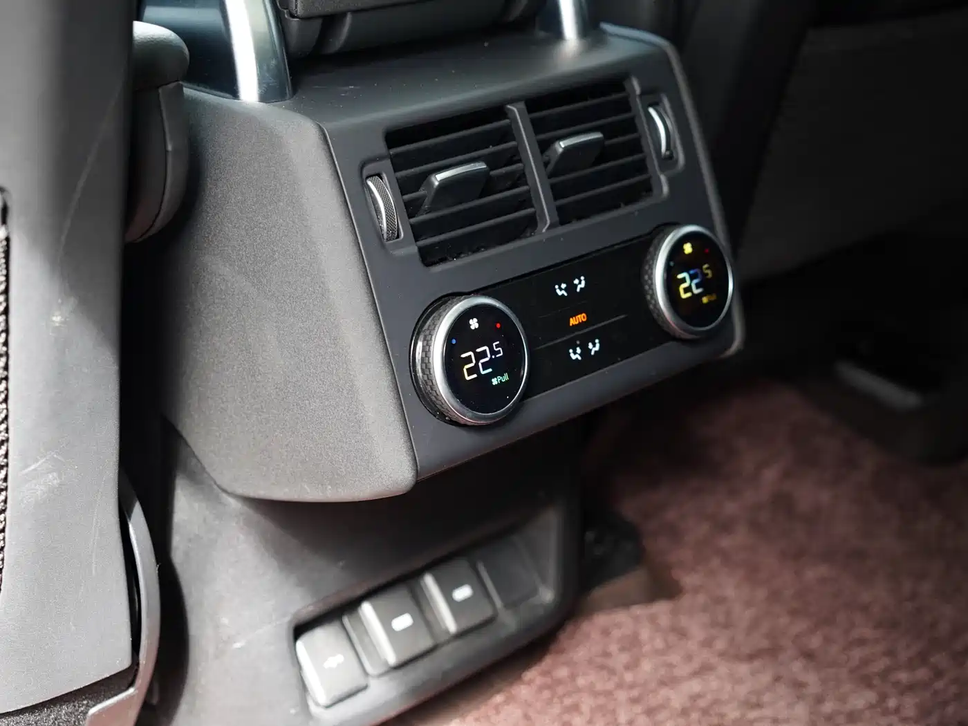 Land Rover Discovery 2023 360PS R-Dynamic S фото 8