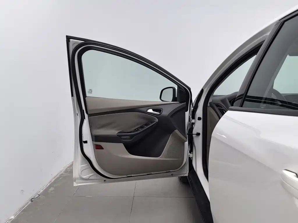 Ford Focus 2013 2012 Sedan 1.6L Manual Comfort