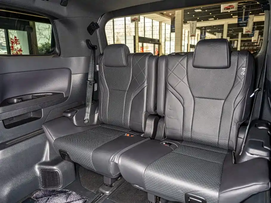Toyota Alphard 2024 Hybrid 2.5L Ultimate Enjoyment Edition фото 16