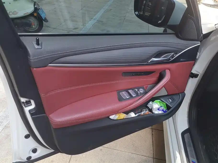 BMW 5 Series 2023 530Li Leading M Sport Package фото 7