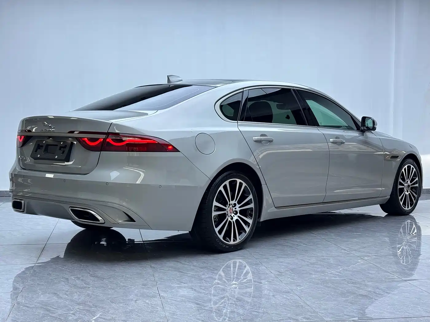 Jaguar XFL 2025 2024 2.0T P250 2WD Premium Luxury