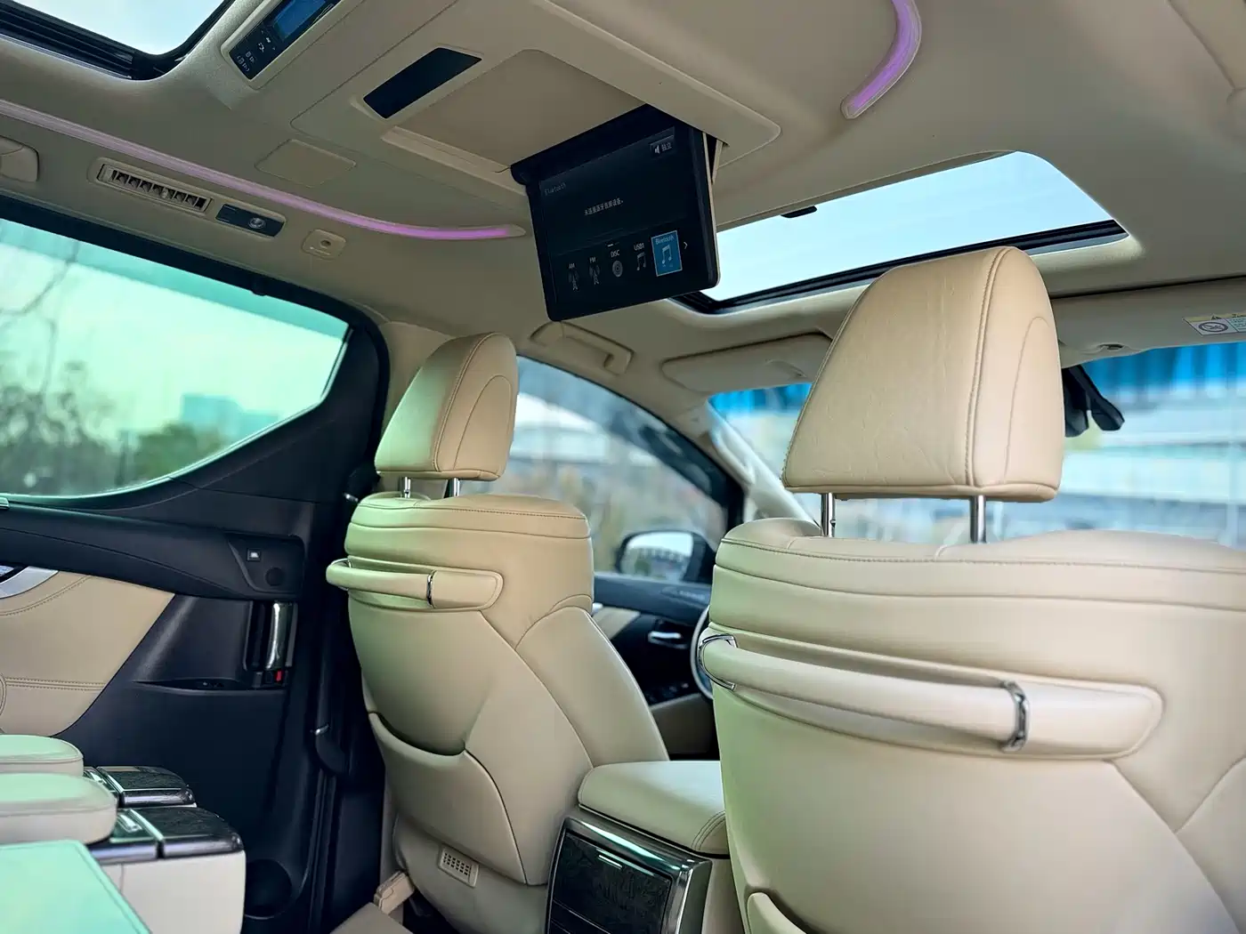 Toyota Vellfire 2019 Hybrid 2.5L HV Premium Edition фото 20