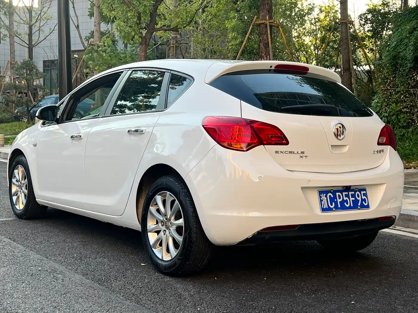 Buick Excelle 2014 XT 1.6L Automatic Fashion фото 7
