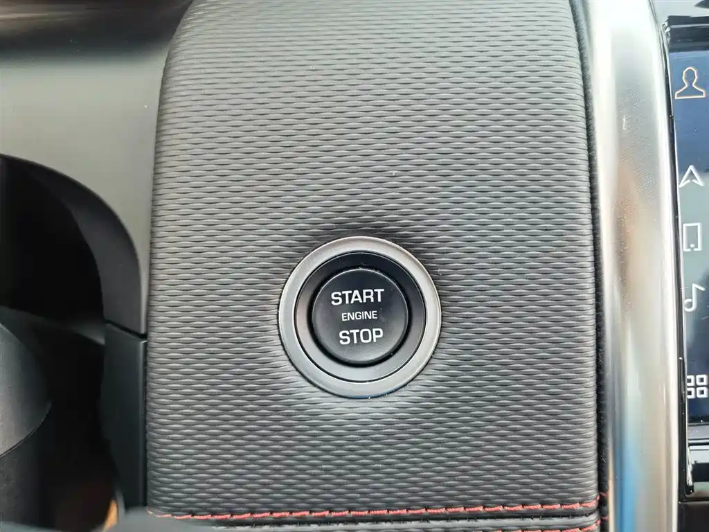 LAND ROVER DISCOVER SPORTS