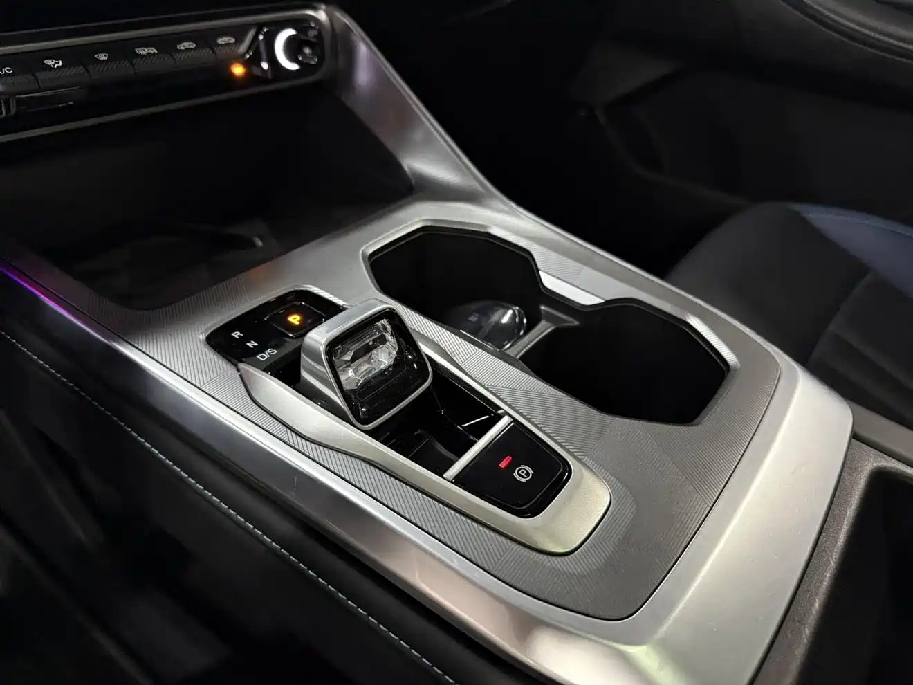 GAC Trumpchi Trumpchi GS3 2023 Shadow Speed 270T Power Enjoyment Edition фото 10