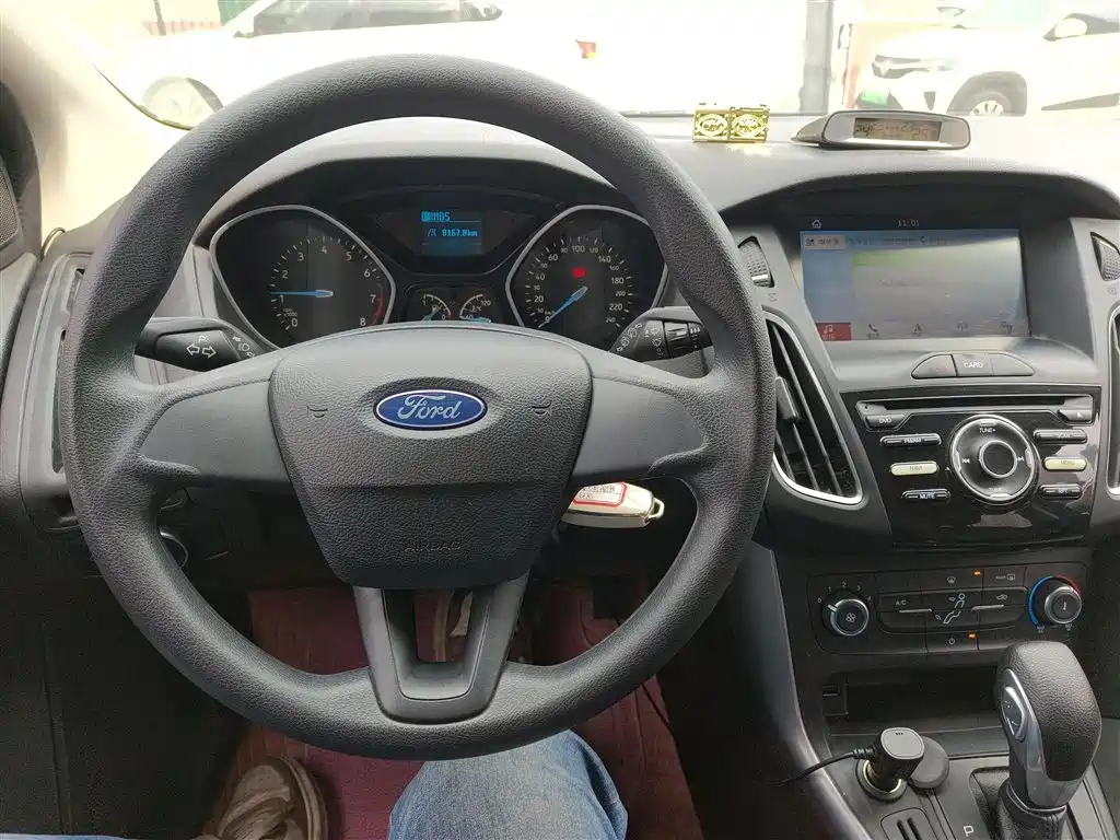 Фото 10 - Ford Focus