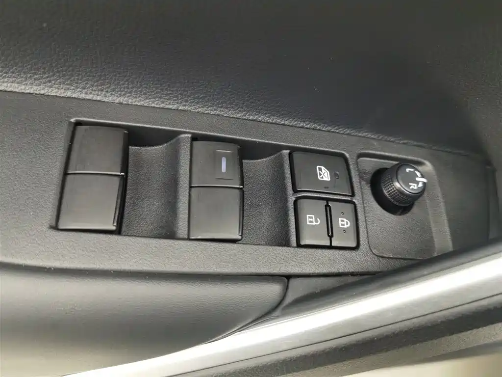 Toyota Frontlander 2024 2.0L CVT Elite Edition фото 9