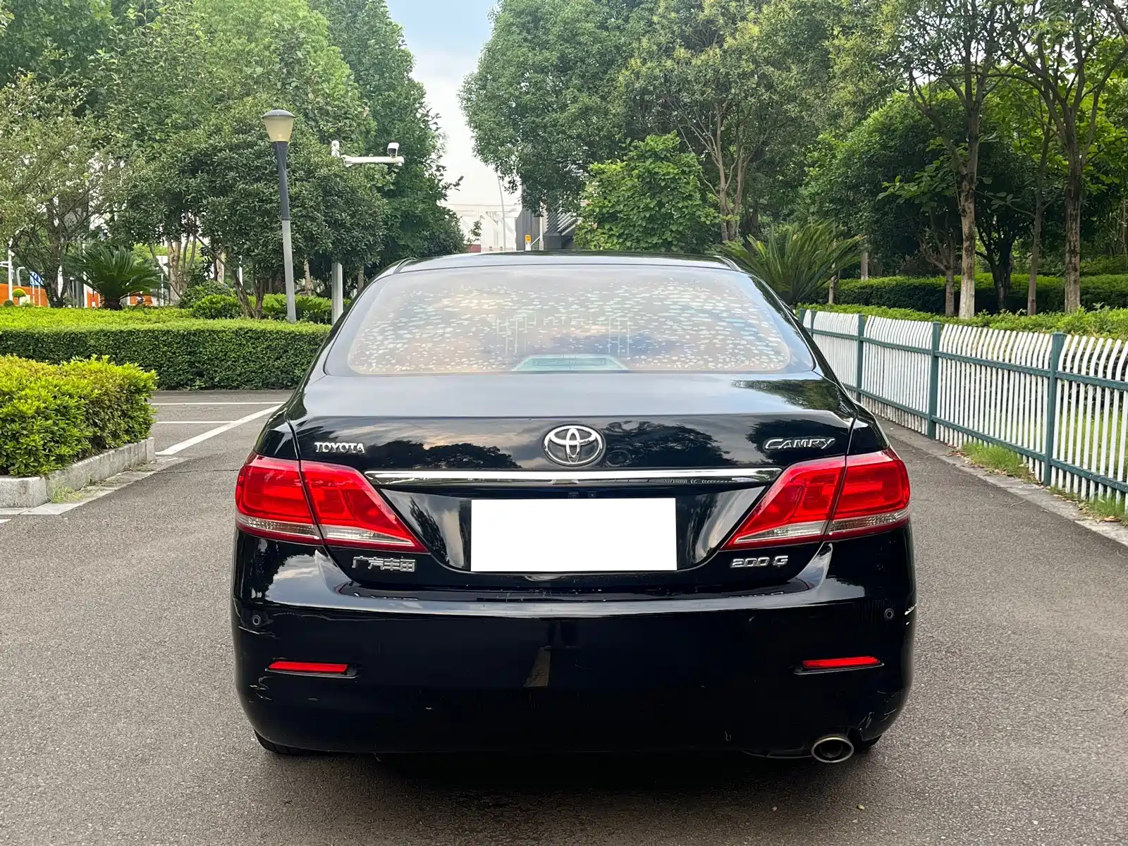 Фото 8 - Toyota Camry