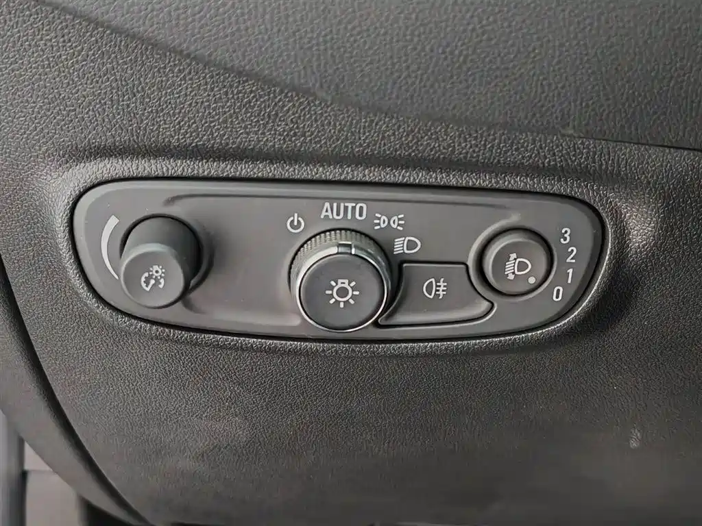 Chevrolet Equinox 2022 535T Control Edition фото 21