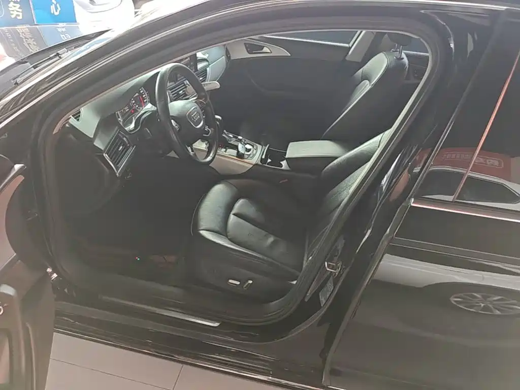 Фото 15 - Audi A6L