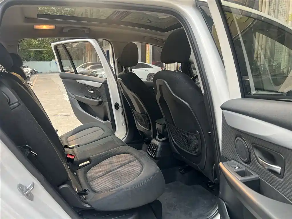 BMW 2 Series Gran Tourer 2015 218i Leading фото 15