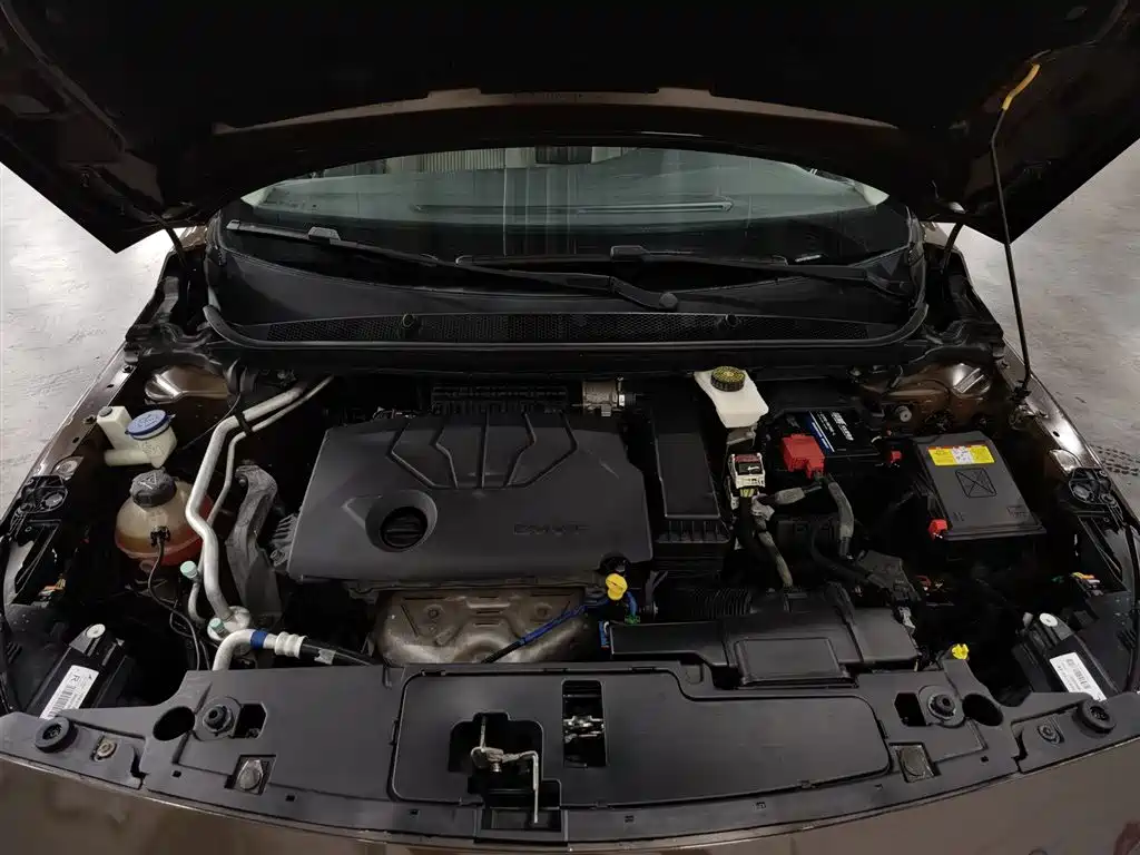 Peugeot 408 2014 1.8L Manual Leading Edition фото 6