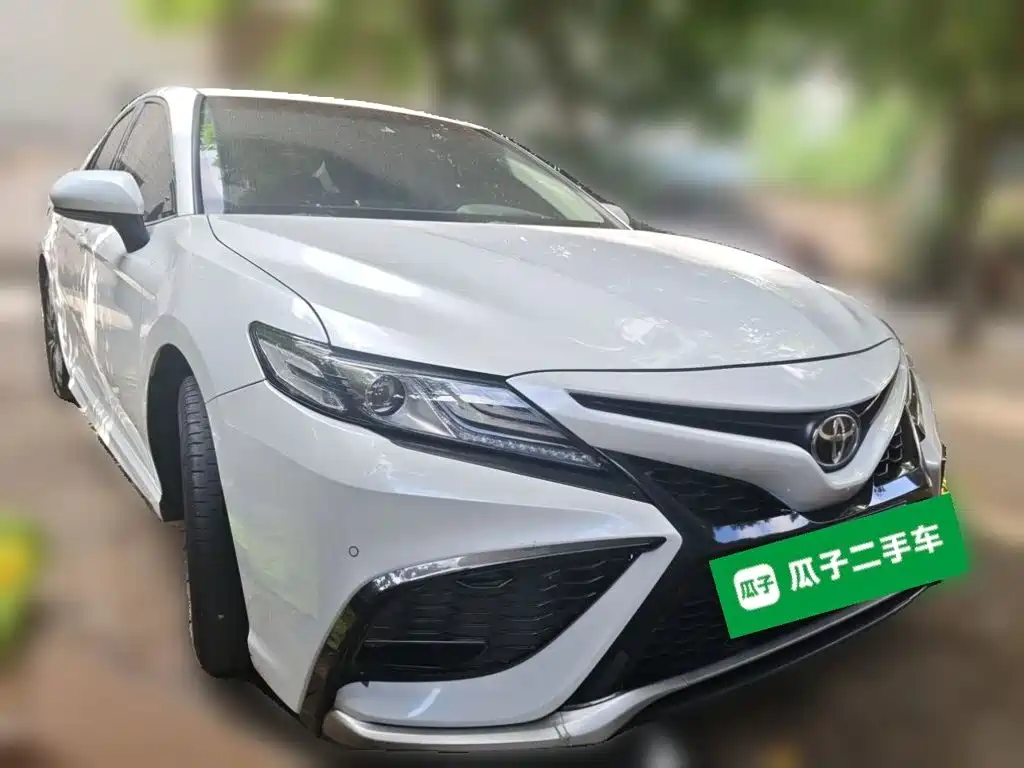 Фото 24 - Toyota Camry