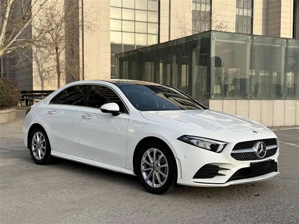 Mercedes-Benz A-Class 2019 A 200 L Sport Sedan фото 11
