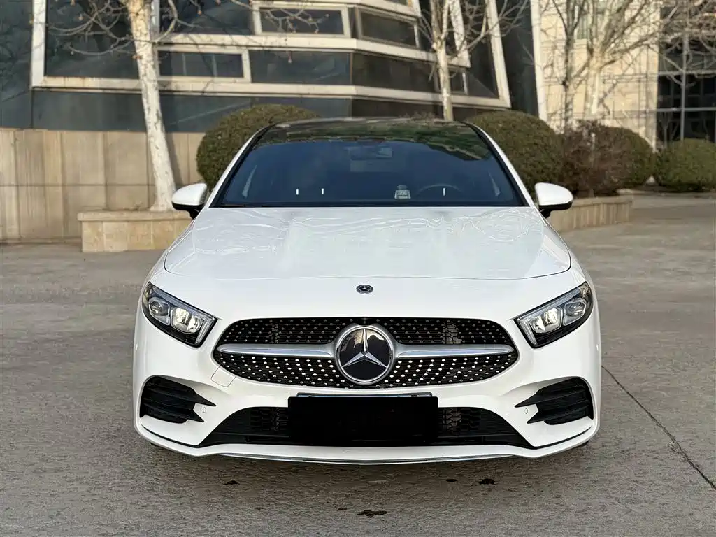 Mercedes-Benz A-Class 2019 A 200 L Sport Sedan фото 10