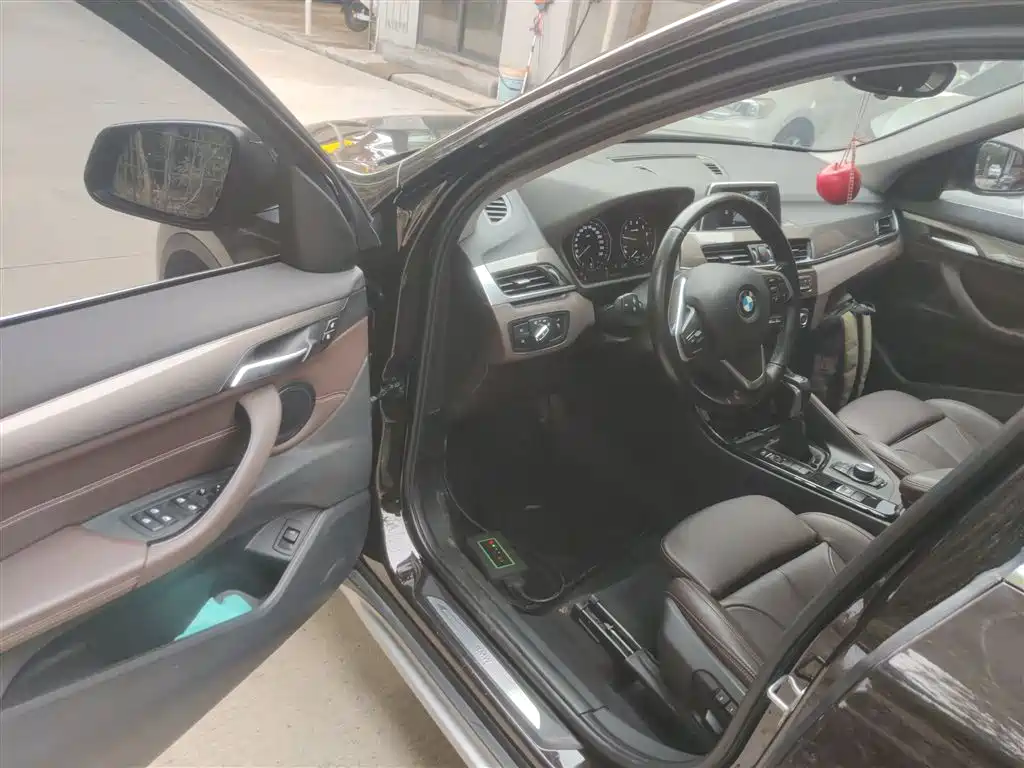 BMW X1 2019 sDrive18Li Premium Model фото 12