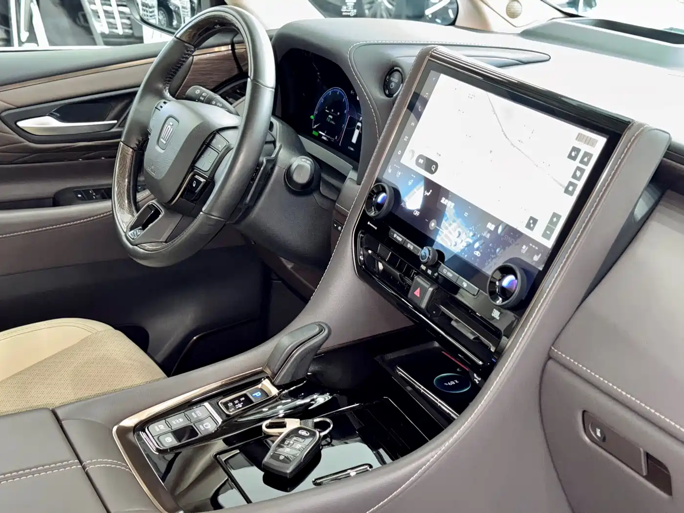 Toyota Vellfire 2024 Crown Hybrid 2.5L Executive Premium Edition фото 15