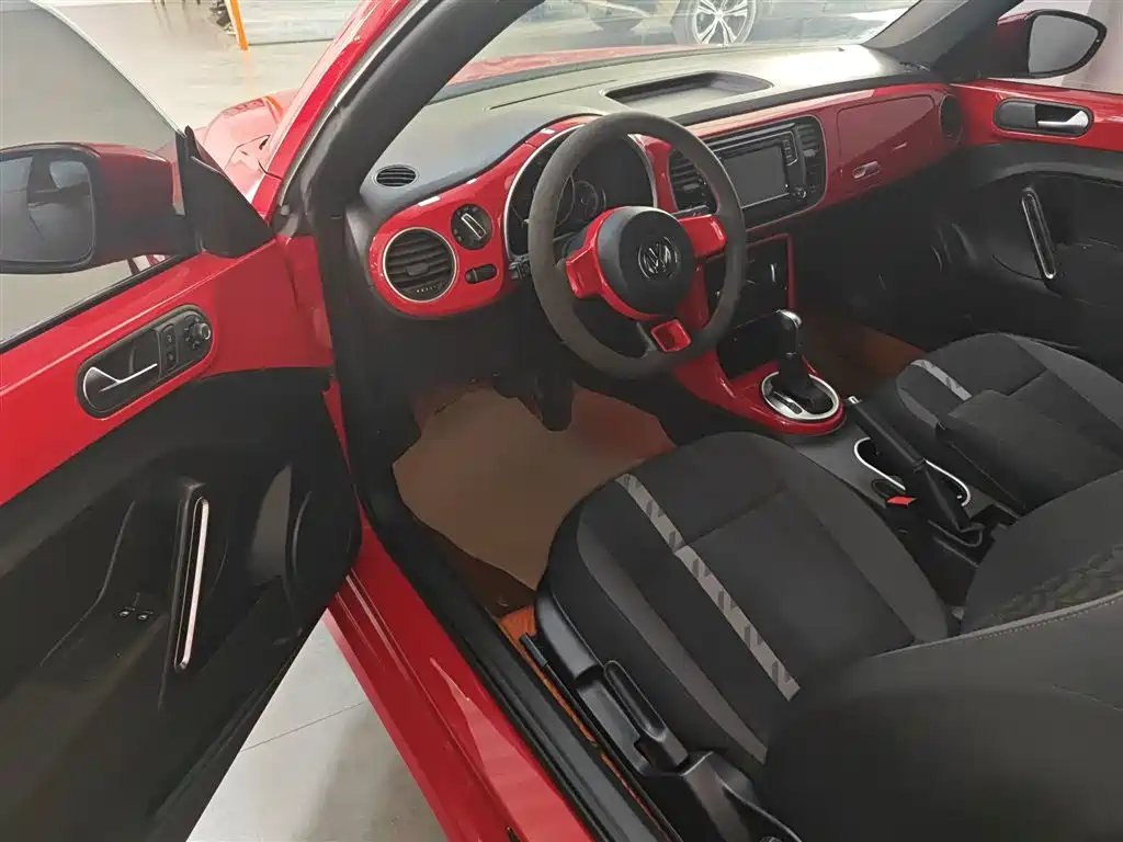 Volkswagen Beetle 2018 180TSI Easy Joy Edition фото 12