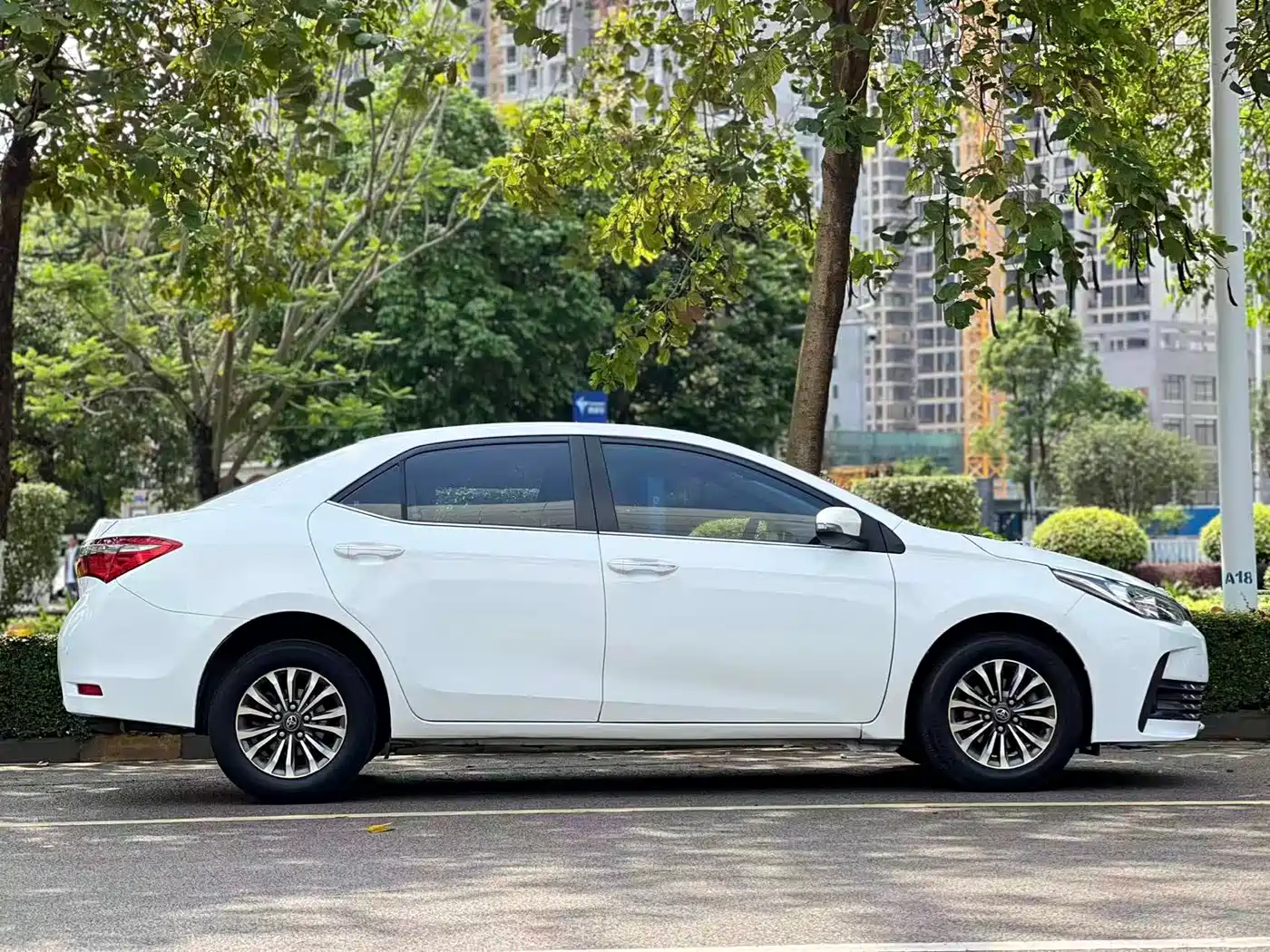 Toyota Corolla 2017 Facelift 1.2T S-CVT GL фото 6
