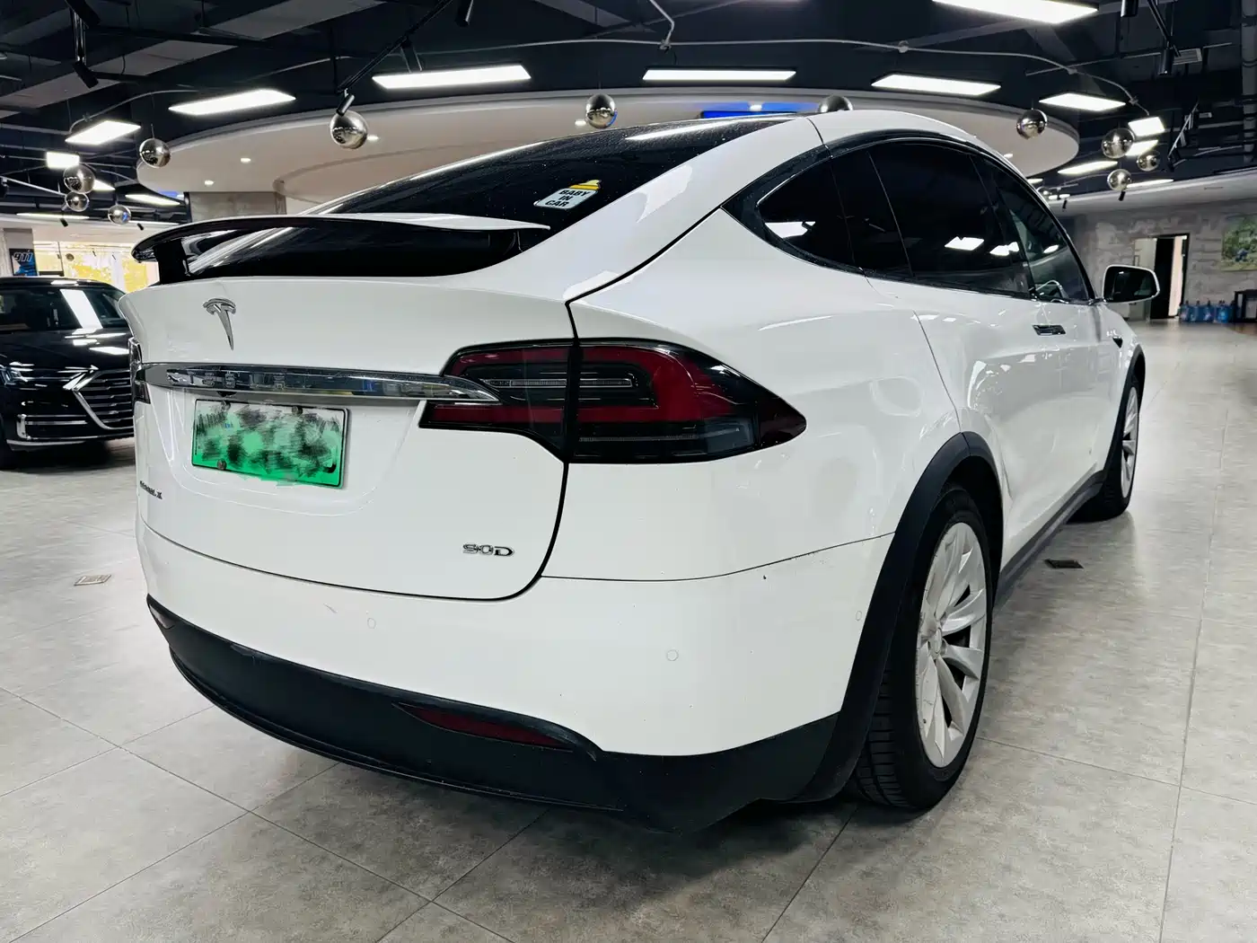 TESLA MODEL X
