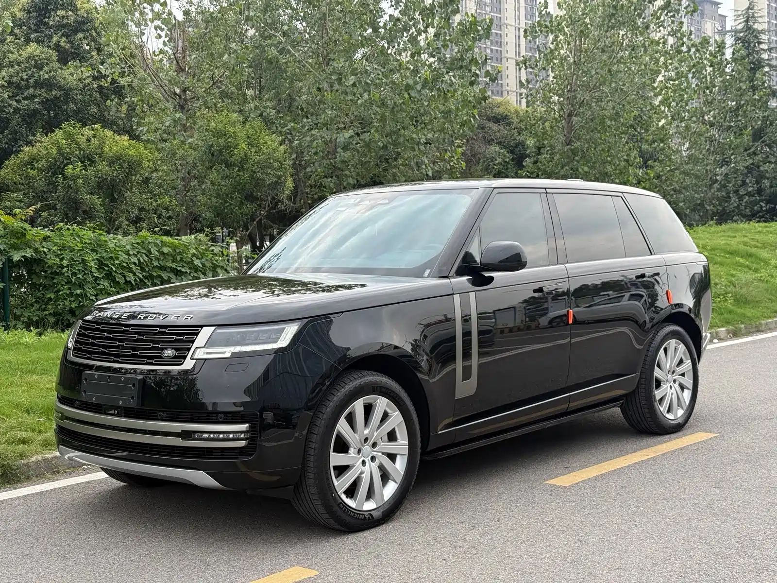 Фото 1 - Land Rover Range Rover
