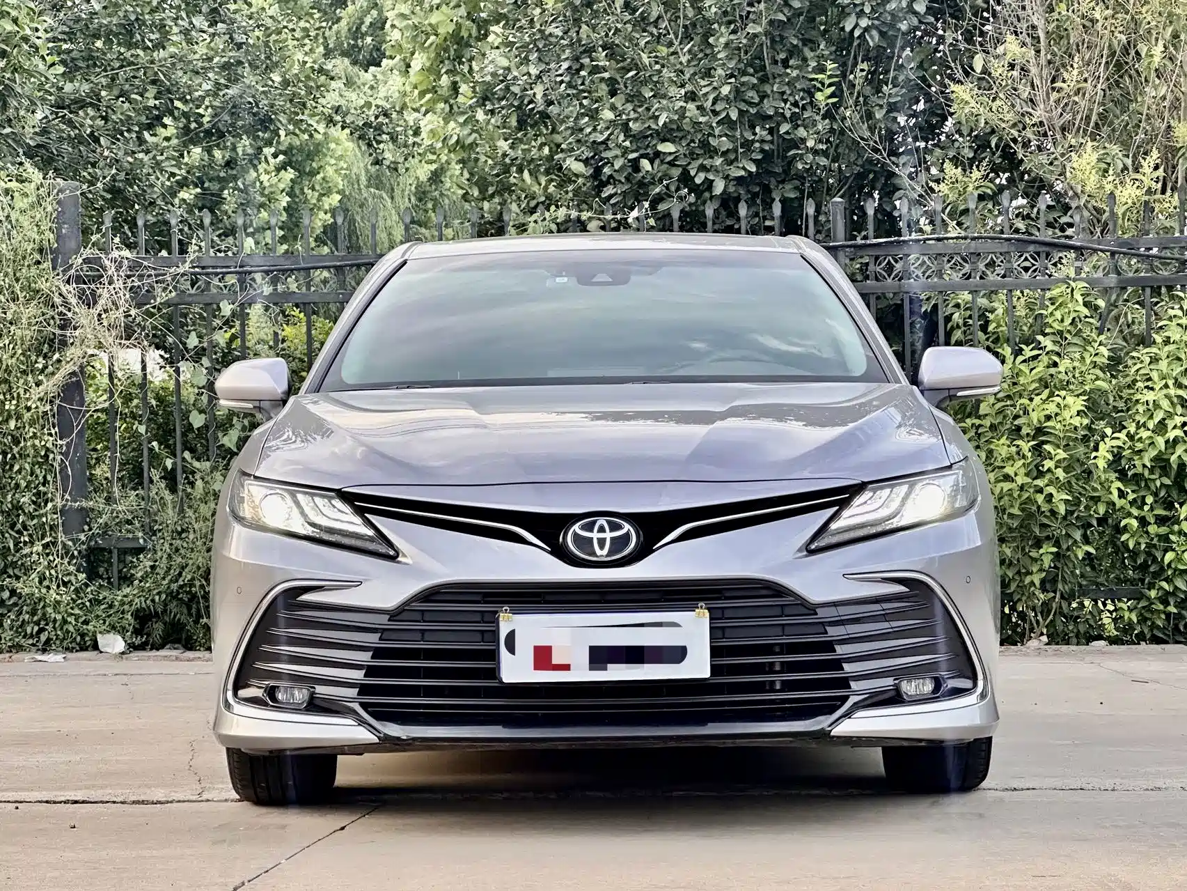 Фото 2 - Toyota Camry