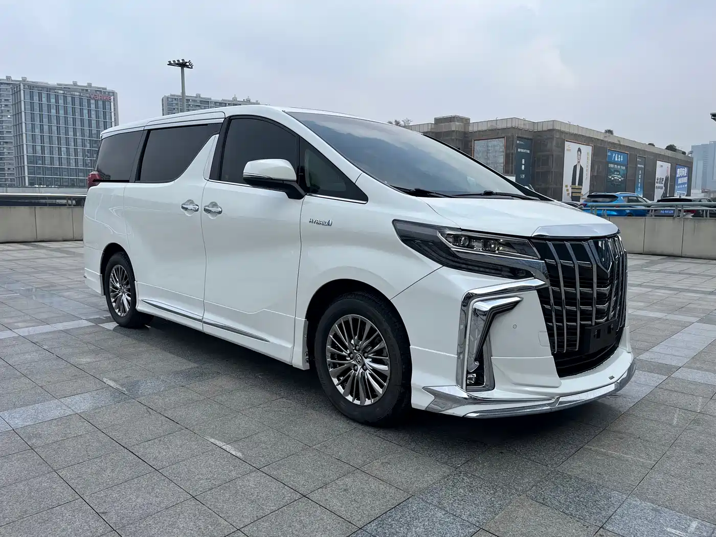 Toyota Alphard 2021 Hybrid 2.5L Premium фото 3