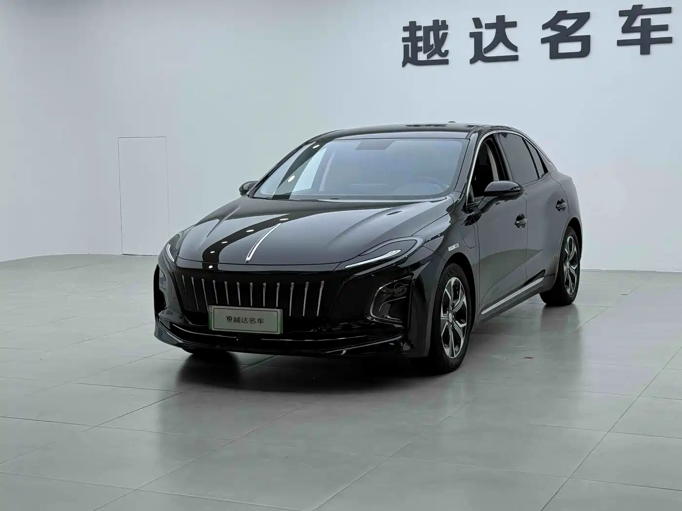 Hongqi E-QM5 2023 Facelift Basic Travel Edition