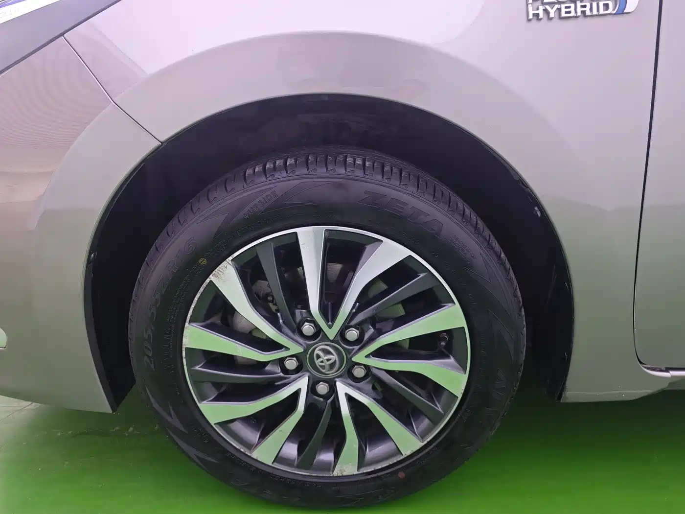 Toyota Corolla Twin Engine E+ 2019 1.8L E-CVT Luxury Edition фото 8