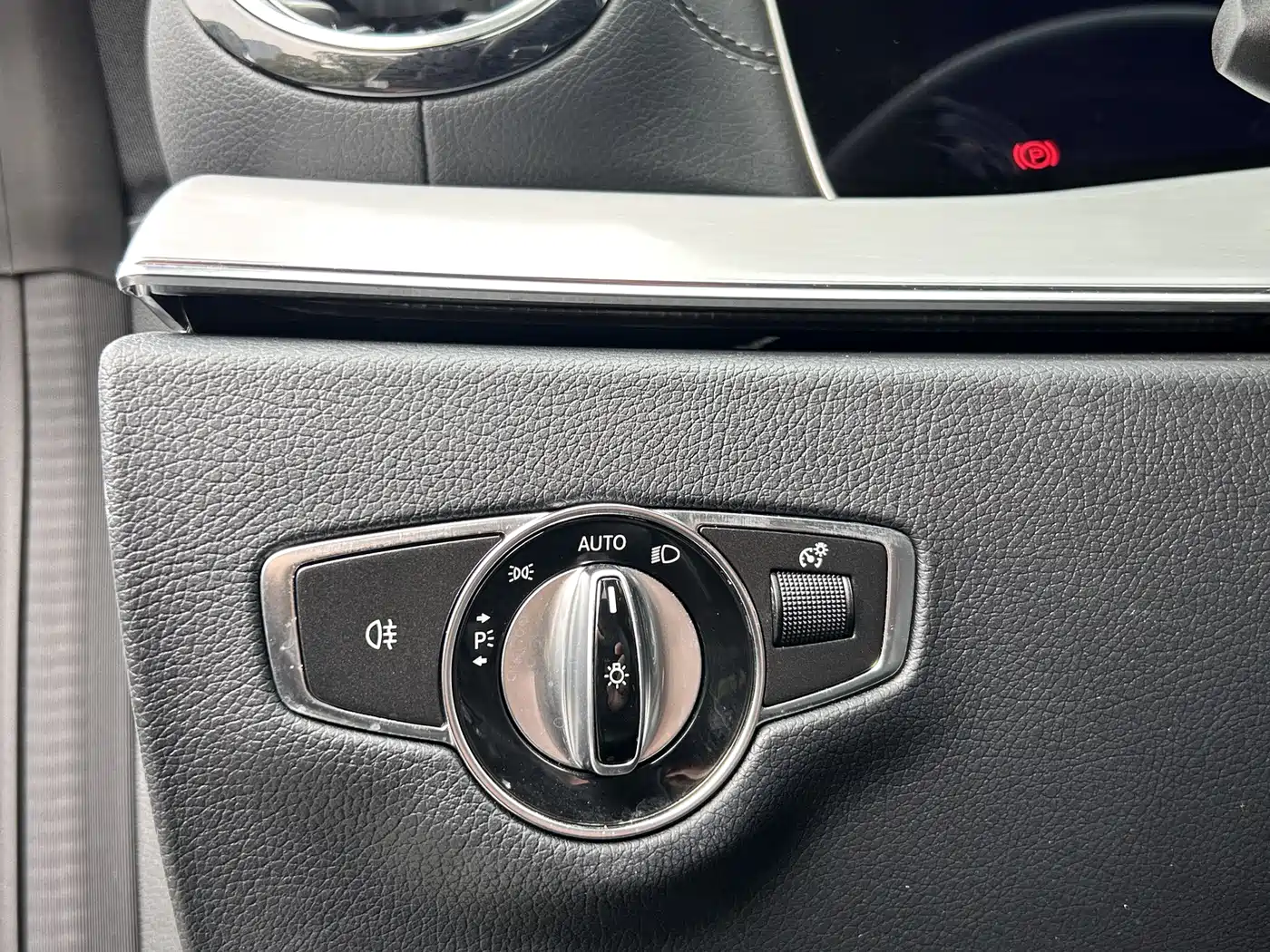 MERCEDES-BENZ E-CLASS (IMPORTED)