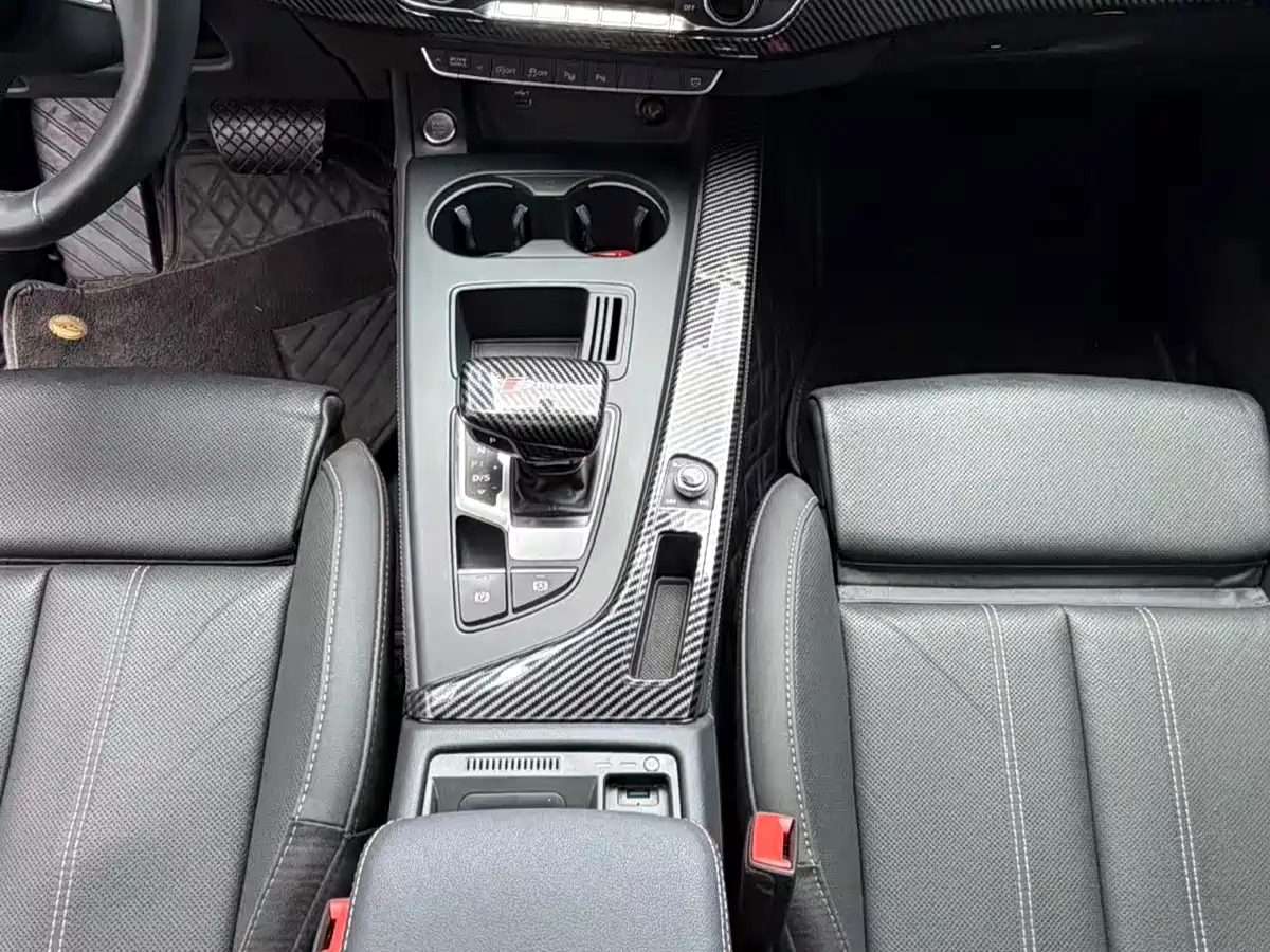 Audi A4L 2021 40 TFSI Premium Life Edition фото 6