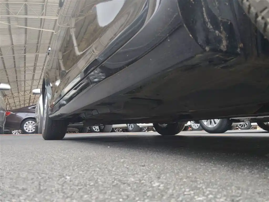 Toyota Camry 2015 2.0G Leading Edition фото 21