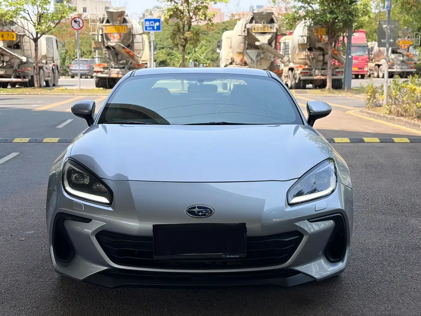 Subaru BRZ 2023 2.4L Manual 10th Anniversary Edition фото 2