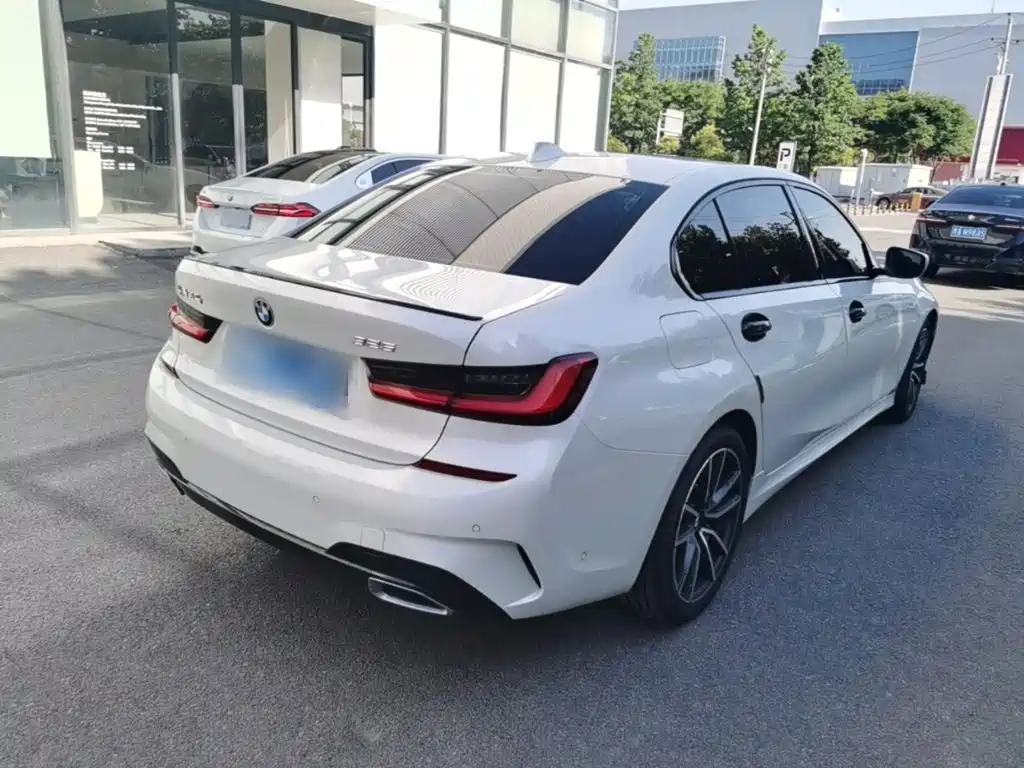 BMW 3-SERIES