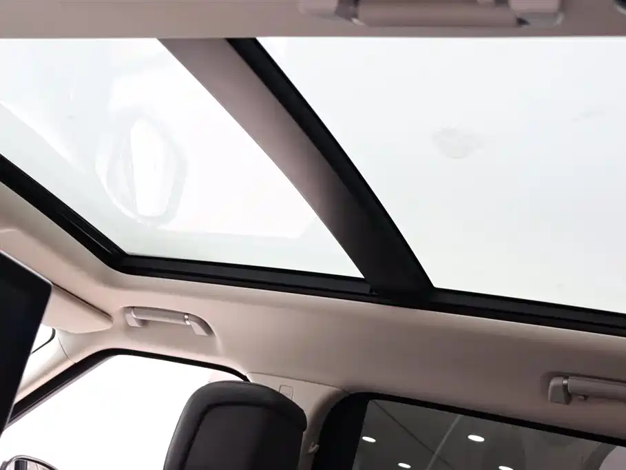 Land Rover Range Rover 2019 3.0 SC V6 Heritage Extended Edition фото 21